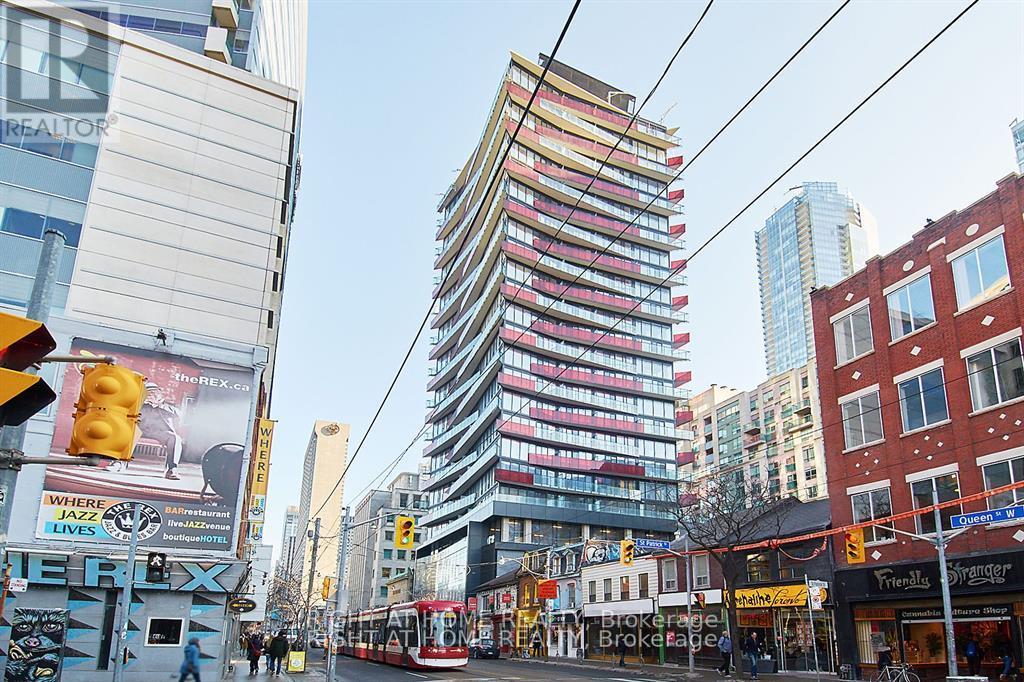 2406 - 215 Queen Street W, Toronto (Waterfront Communities), Ontario  M5V 0P5 - Photo 2 - C13073174