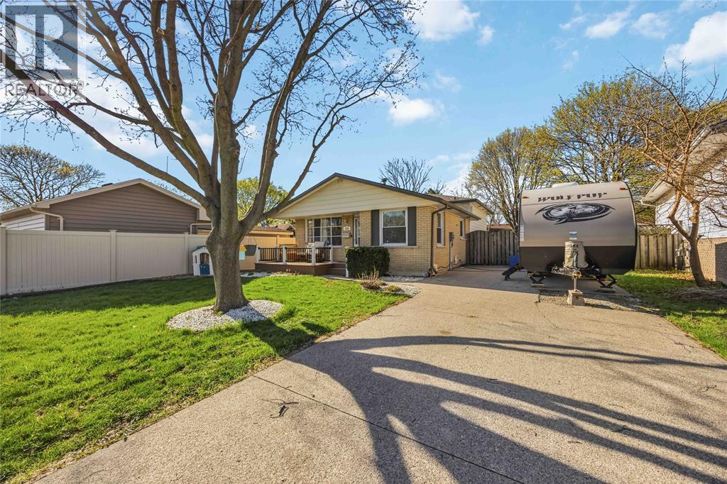 574 Nassau Crescent, Sarnia, Ontario  N7S 4H9 - Photo 2 - 26009657