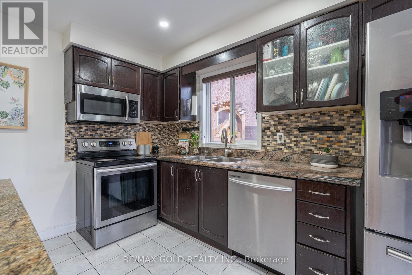 172 Desert Sand Drive, Brampton, Ontario  L6R 1P8 - Photo 19 - W13069066