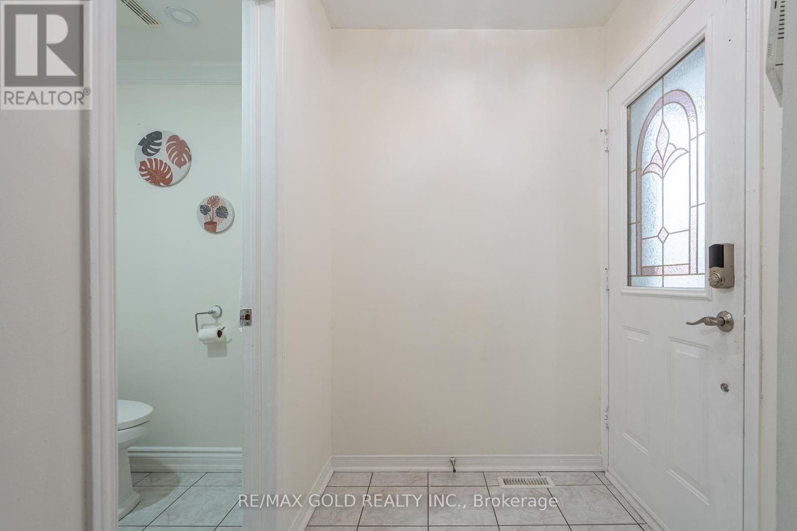 172 Desert Sand Drive, Brampton, Ontario  L6R 1P8 - Photo 5 - W13069066