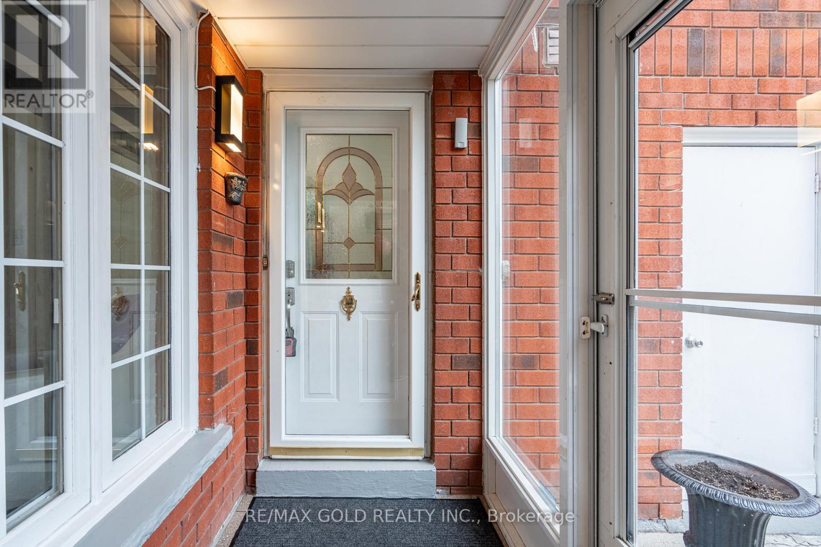 172 Desert Sand Drive, Brampton, Ontario  L6R 1P8 - Photo 4 - W13069066
