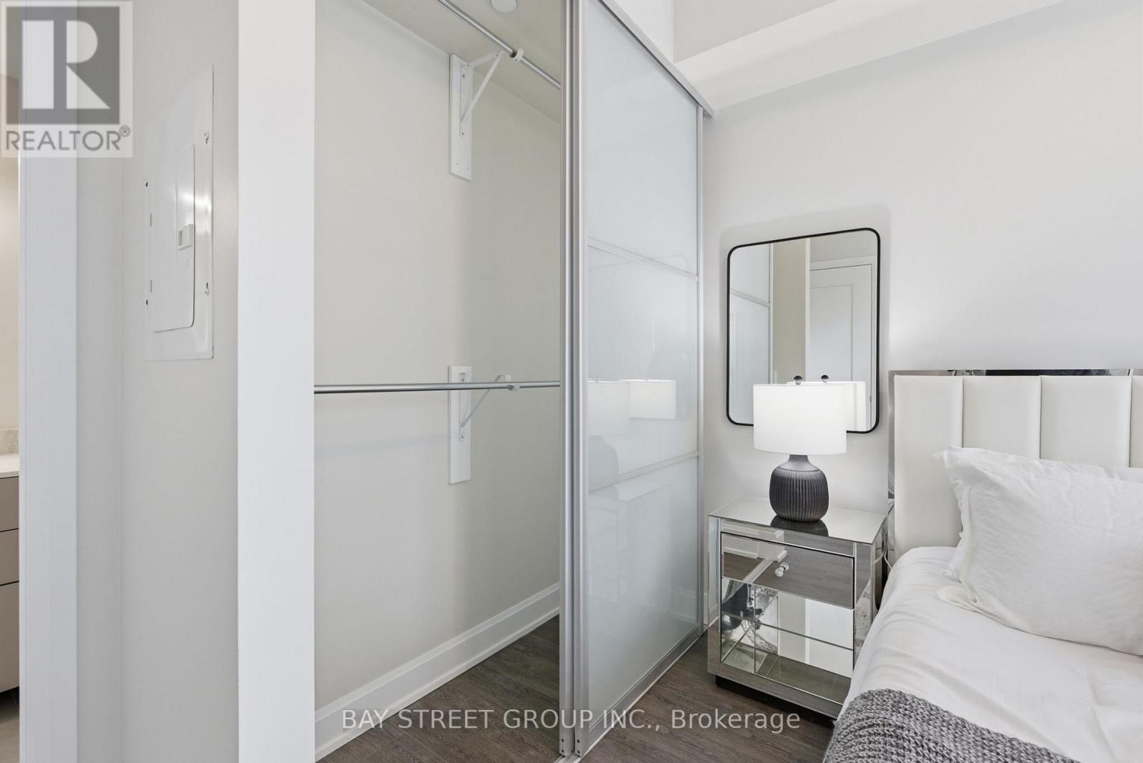 723 - 38 Water Walk Drive, Markham (Unionville), Ontario  L3R 6M8 - Photo 13 - N13073106