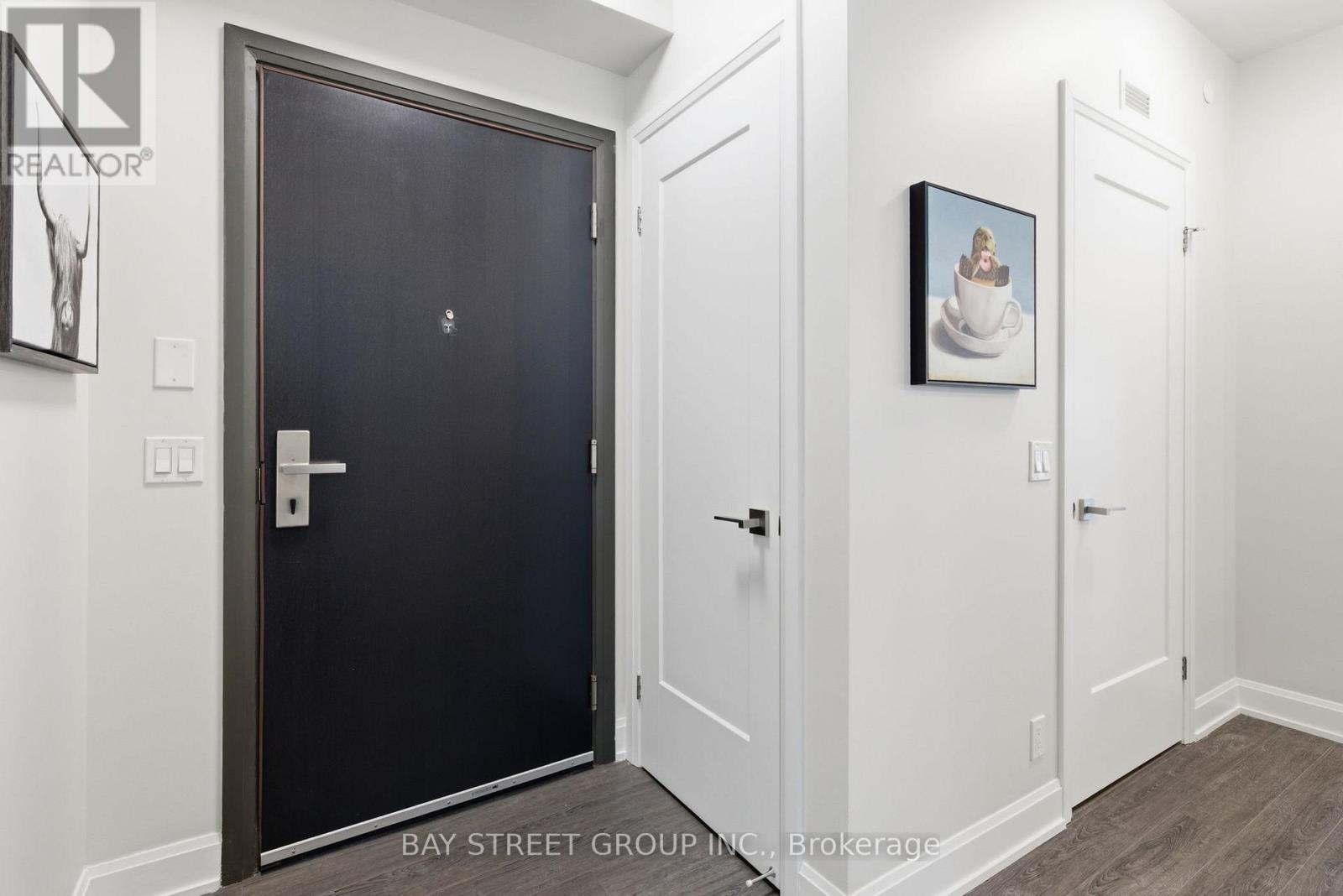 723 - 38 Water Walk Drive, Markham (Unionville), Ontario  L3R 6M8 - Photo 3 - N13073106