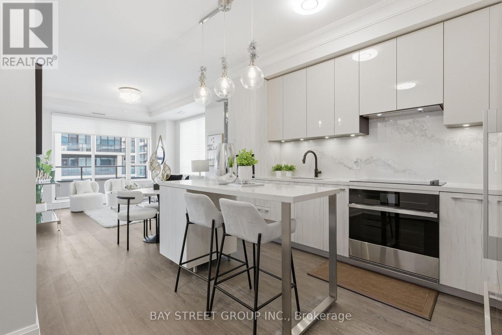 723 - 38 Water Walk Drive, Markham (Unionville), Ontario  L3R 6M8 - Photo 4 - N13073106