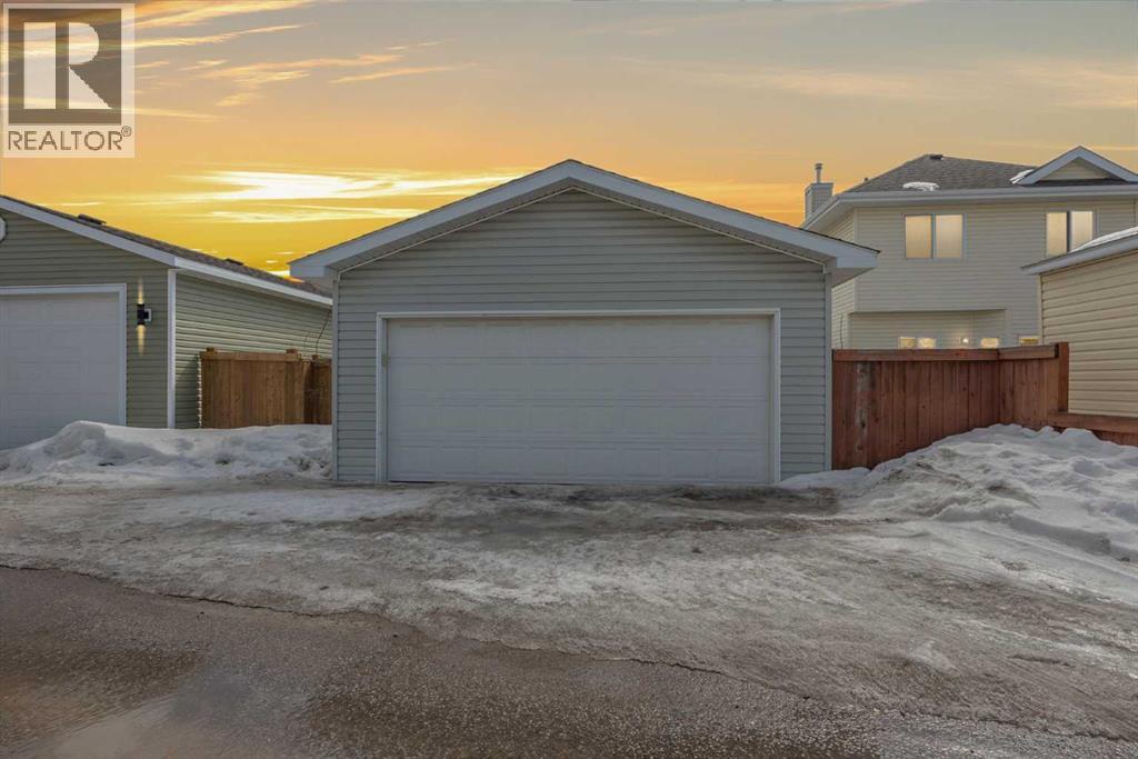 253 Pickles Crescent, Fort Mcmurray, Alberta  T9K 2T6 - Photo 2 - A2303562