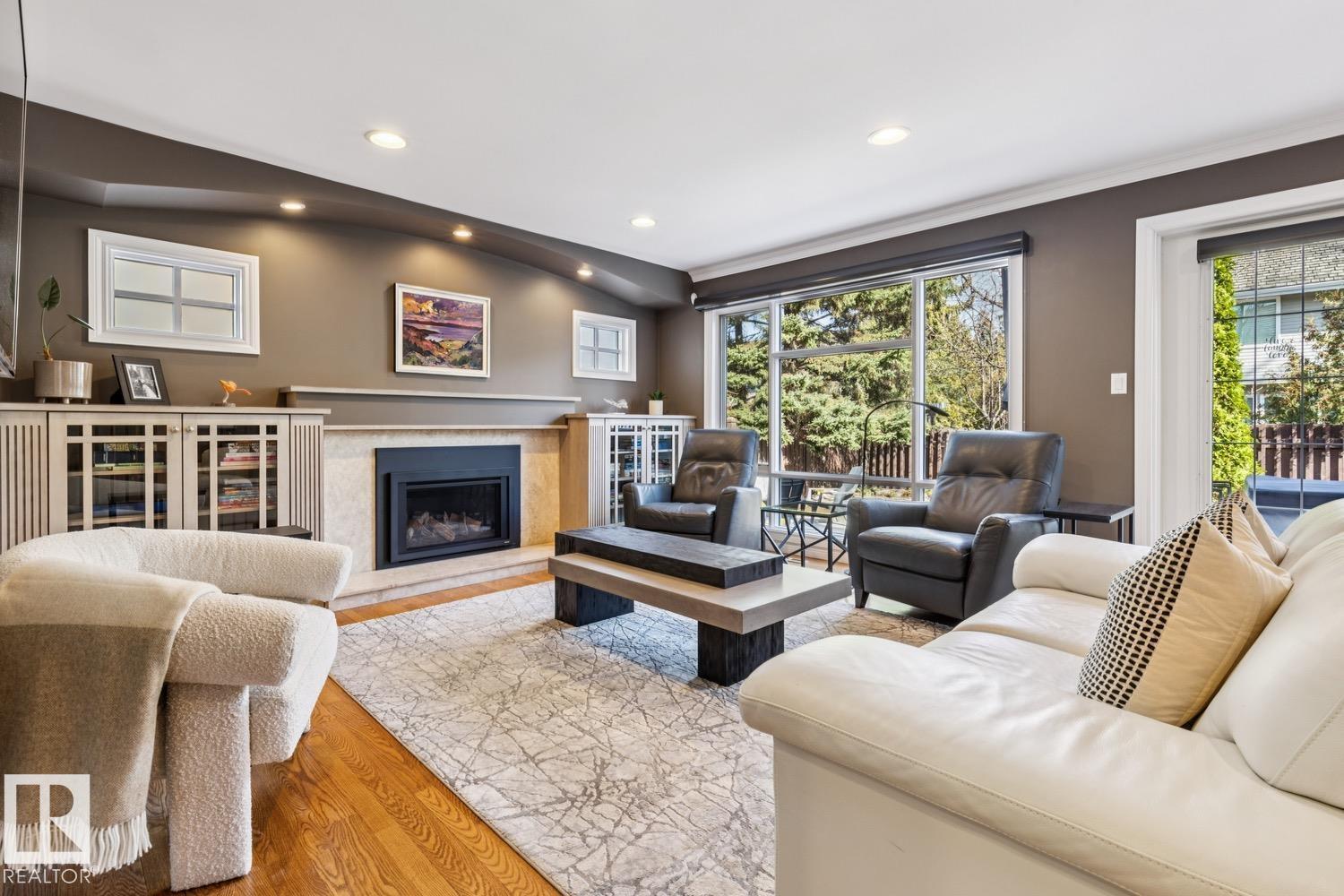 701 Romaniuk Rd Nw, Edmonton, Alberta  T6R 1A4 - Photo 4 - E4485375