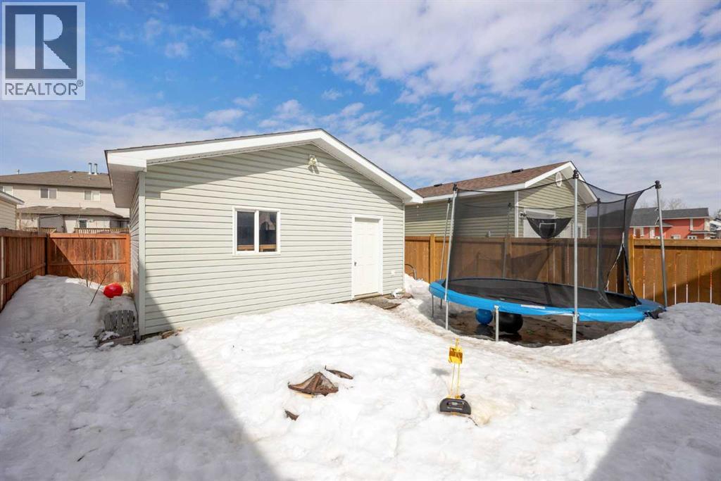 253 Pickles Crescent, Fort Mcmurray, Alberta  T9K 2T6 - Photo 35 - A2303562