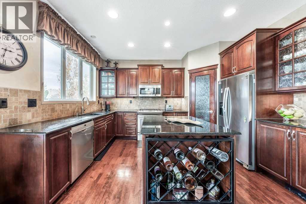 40 Cougar Ridge Heights SW, Calgary, Alberta  T3H 4X5 - Photo 17 - A2301276