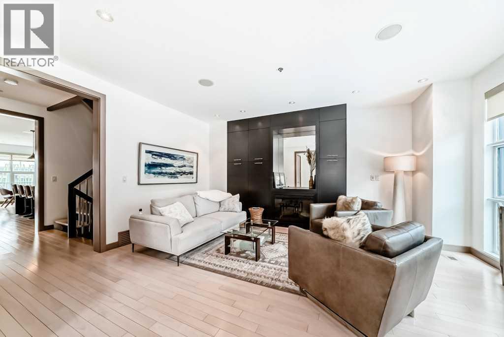 701 Aspen Meadows Hill SW, Calgary, Alberta  T3H 0G4 - Photo 4 - A2302997