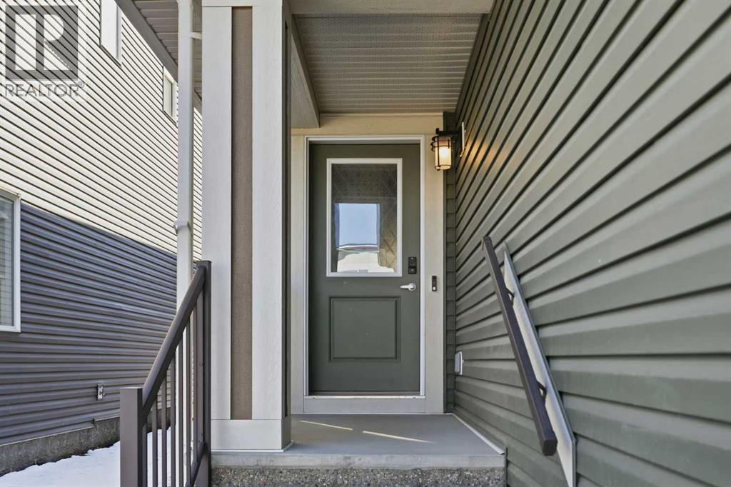 260 Lucas Way NW, Calgary, Alberta  T3P 0R5 - Photo 5 - A2306807