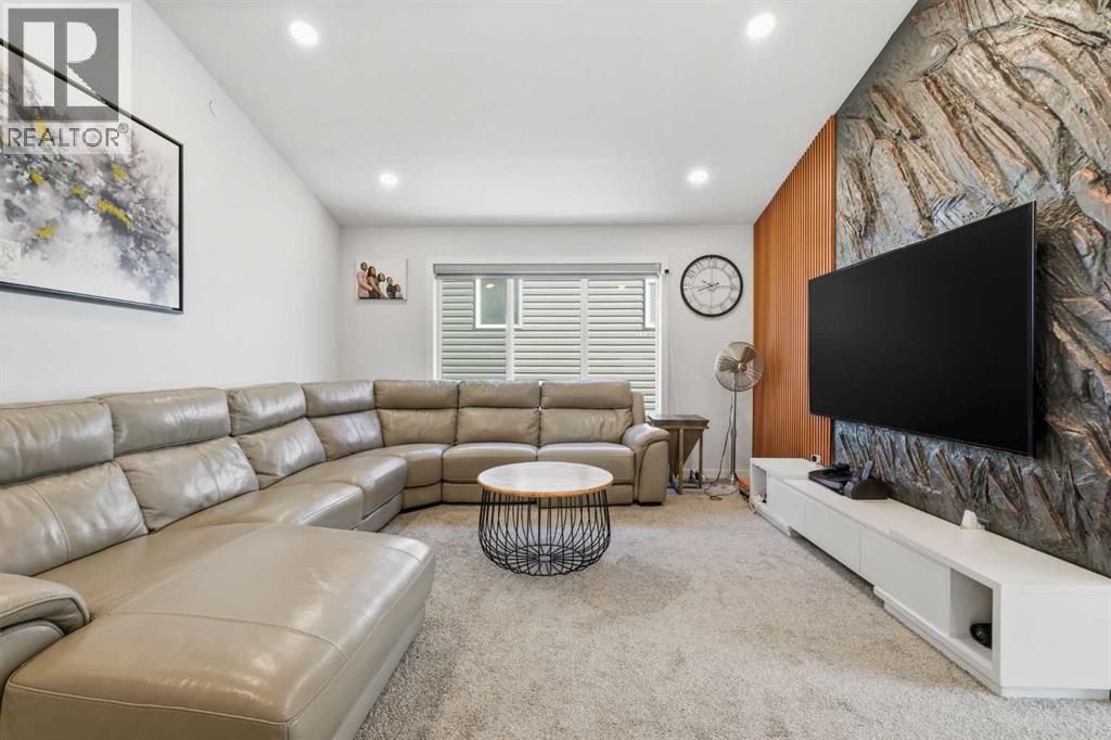 260 Lucas Way NW, Calgary, Alberta  T3P 0R5 - Photo 19 - A2306807