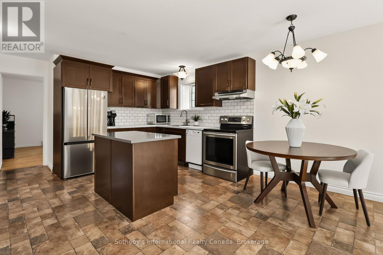 224 Beech Street, Clearview (Stayner), Ontario  L0M 1S0 - Photo 3 - S13068522