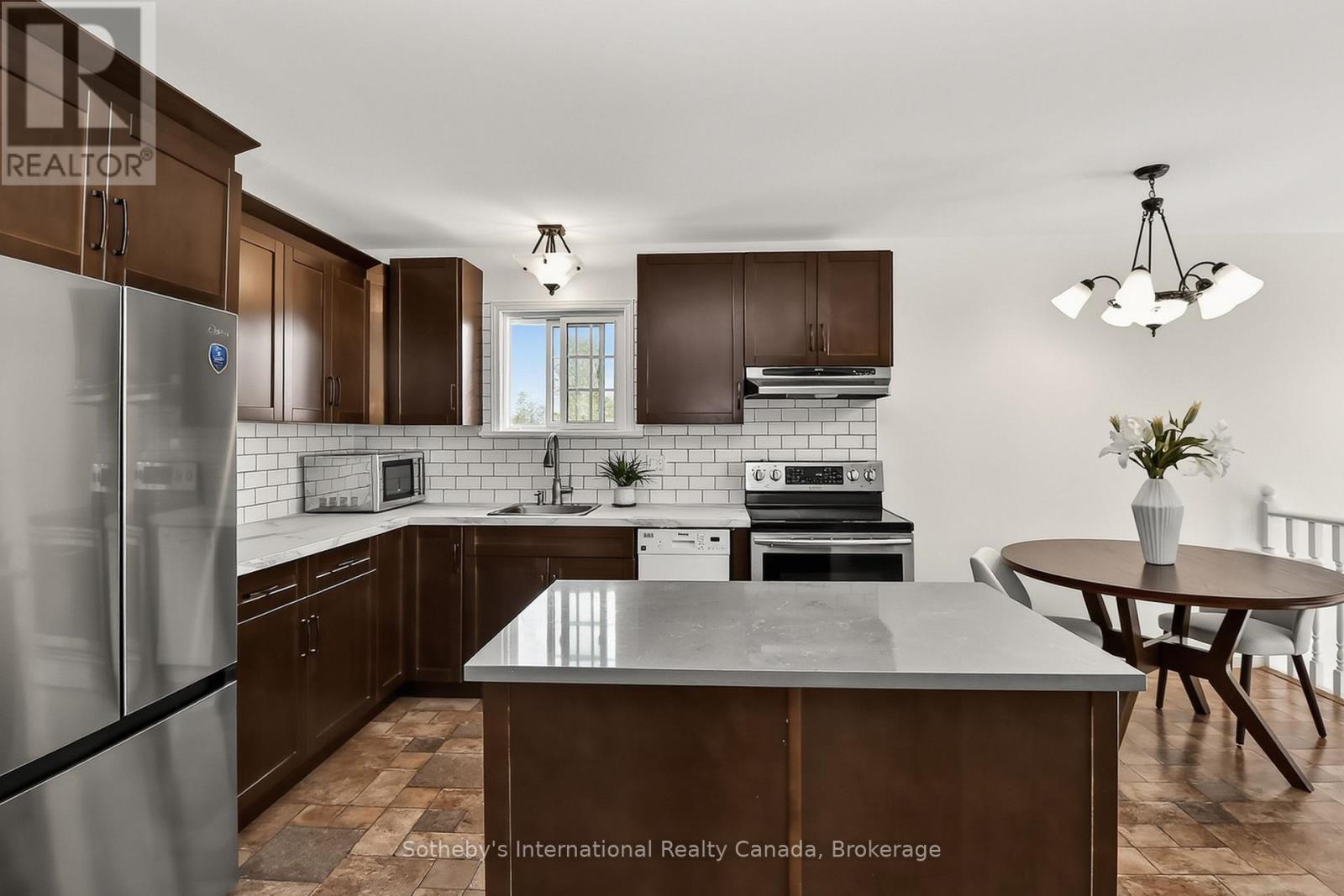 224 Beech Street, Clearview (Stayner), Ontario  L0M 1S0 - Photo 4 - S13068522