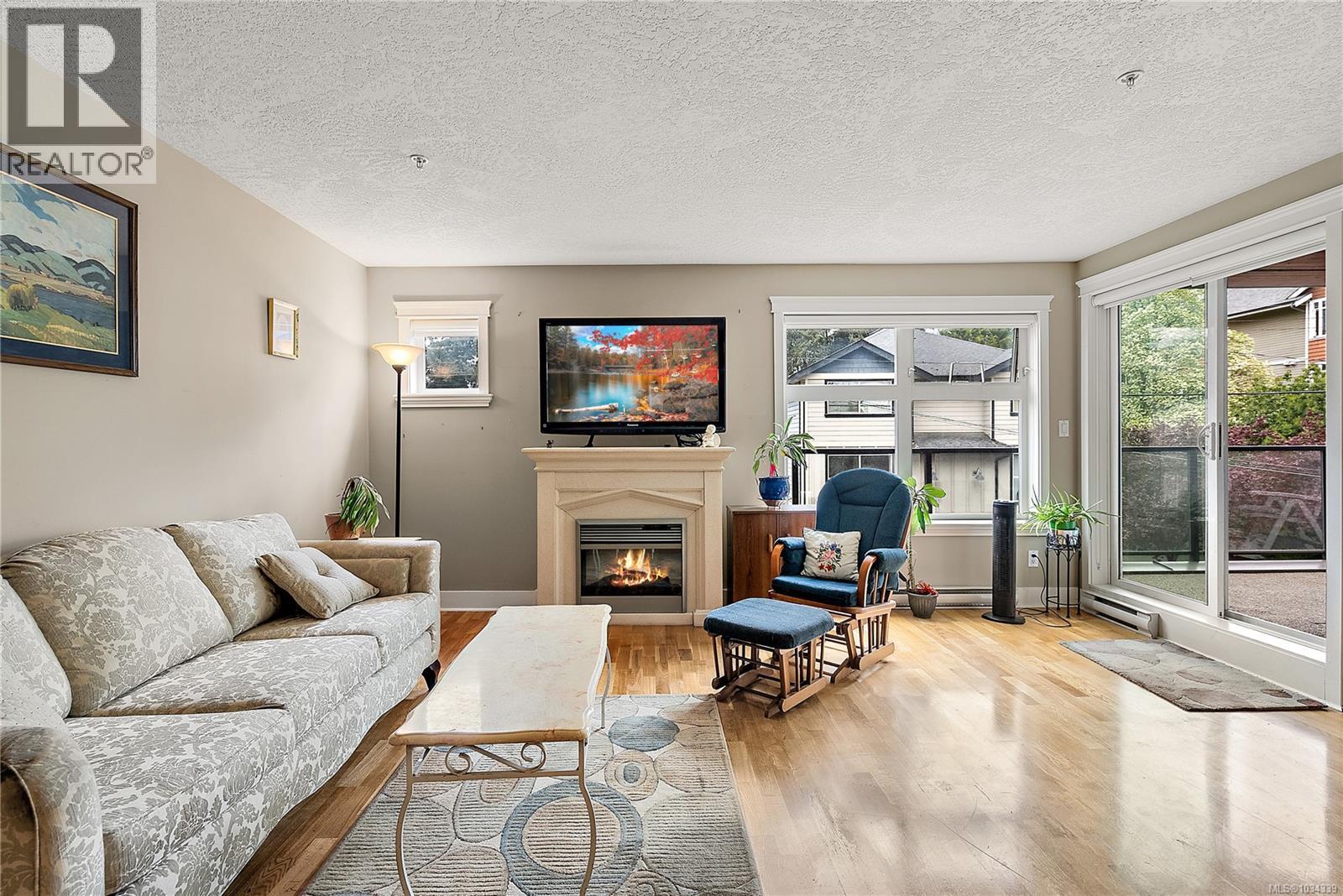 202 2717 Peatt Rd, Langford, British Columbia  V9B 3V2 - Photo 4 - 1034339