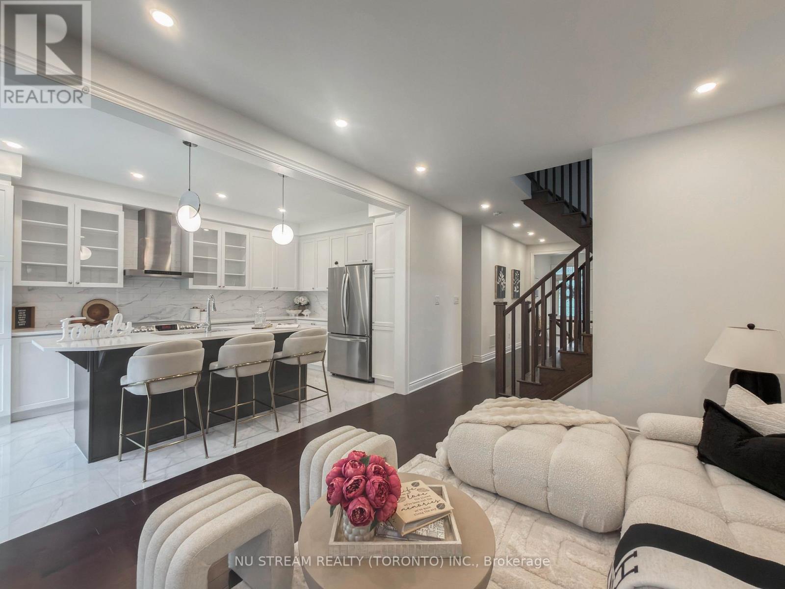 89 Hartney Drive, Richmond Hill, Ontario  L4S 0K5 - Photo 4 - N13072324