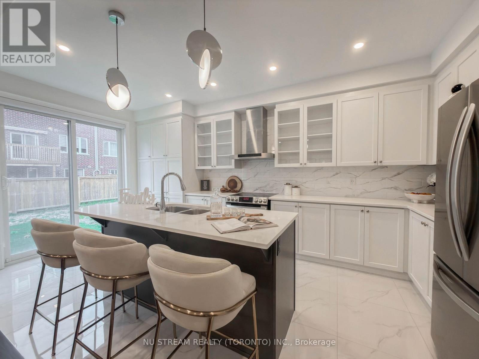 89 Hartney Drive, Richmond Hill, Ontario  L4S 0K5 - Photo 8 - N13072324