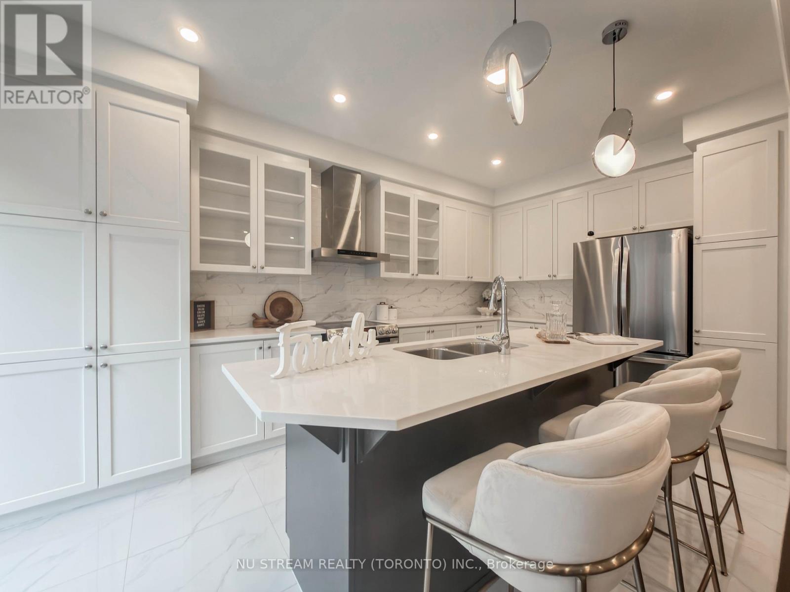 89 Hartney Drive, Richmond Hill, Ontario  L4S 0K5 - Photo 6 - N13072324