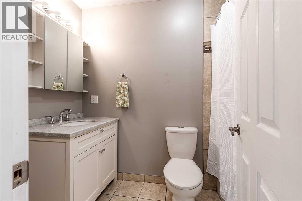 261 5 Street Nw, Medicine Hat, Alberta  T1A 7X9 - Photo 20 - A2294752