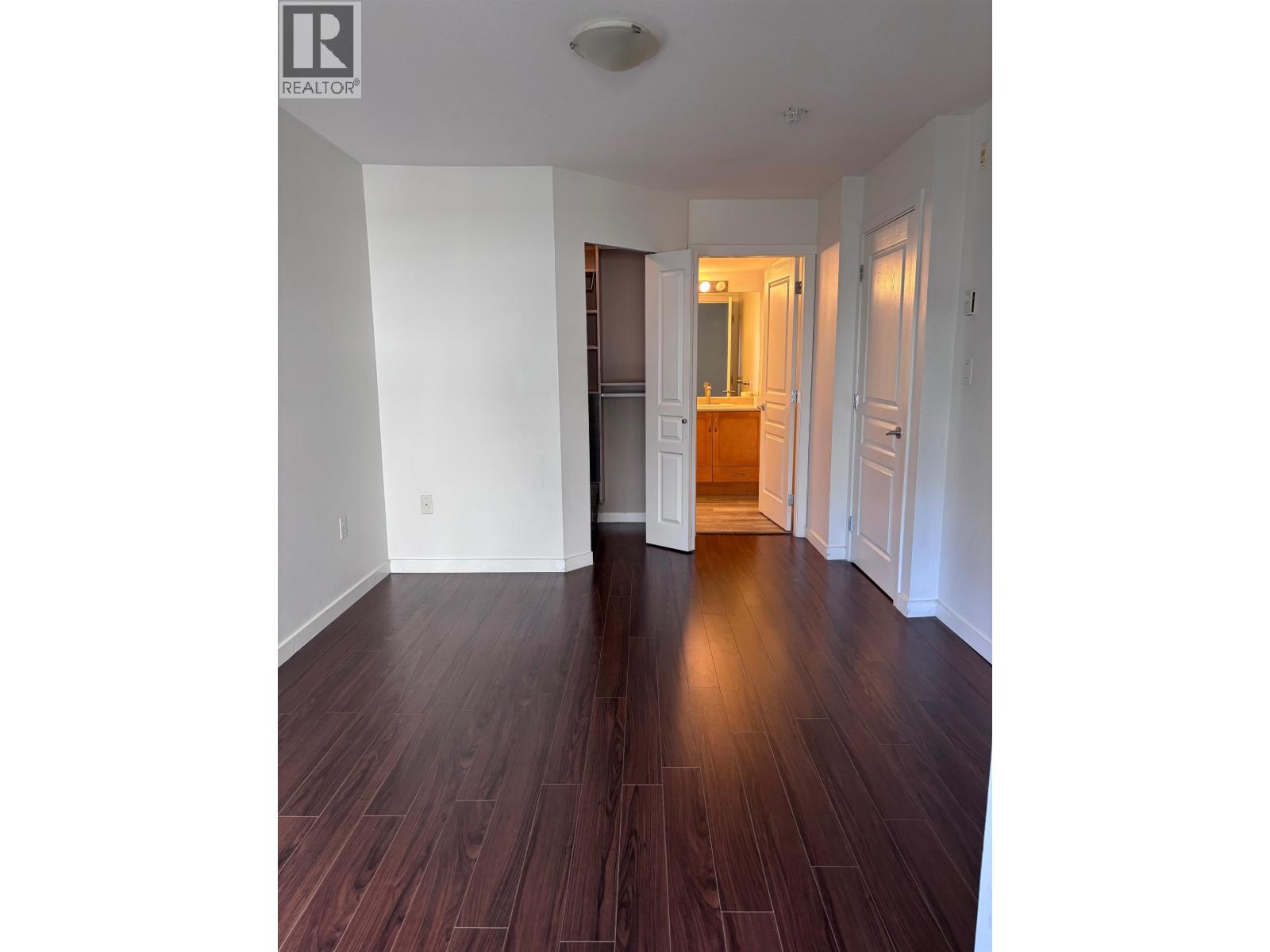 303 2958 Whisper Way, Coquitlam, British Columbia  V3E 3S7 - Photo 4 - R3118466