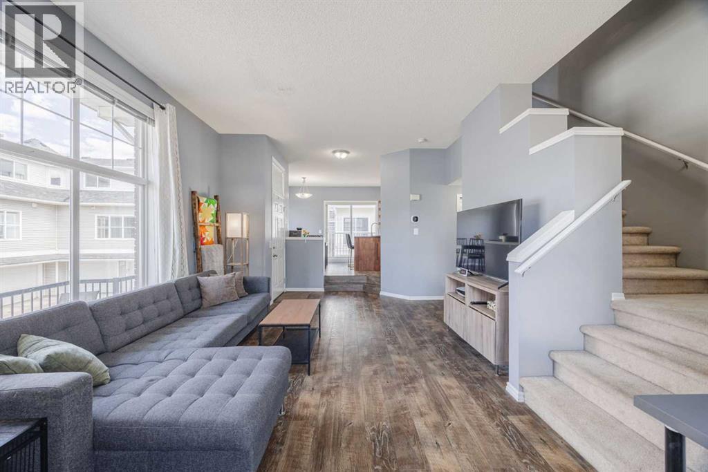 322 Mckenzie Towne Link Se, Calgary, Alberta  T2Z 4E8 - Photo 5 - A2306838