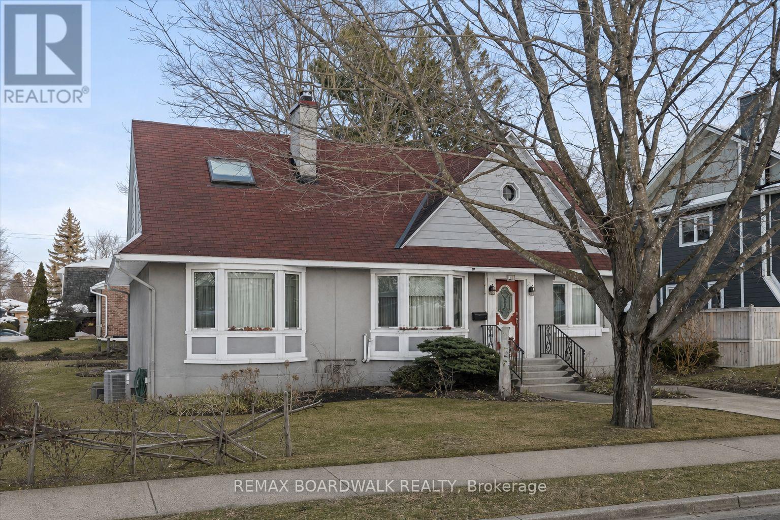 961 KINGSMERE AVENUE, Ottawa, Ontario