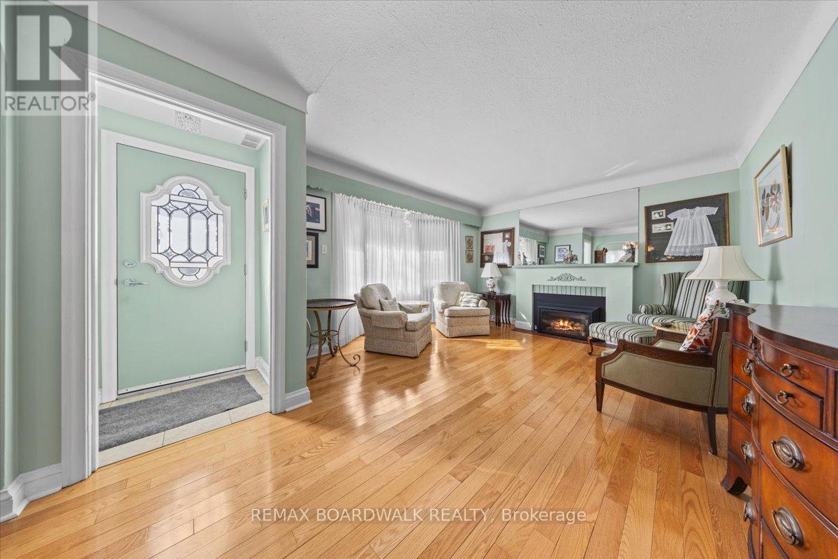 961 Kingsmere Avenue, Ottawa, Ontario  K2A 3K3 - Photo 6 - X13073194