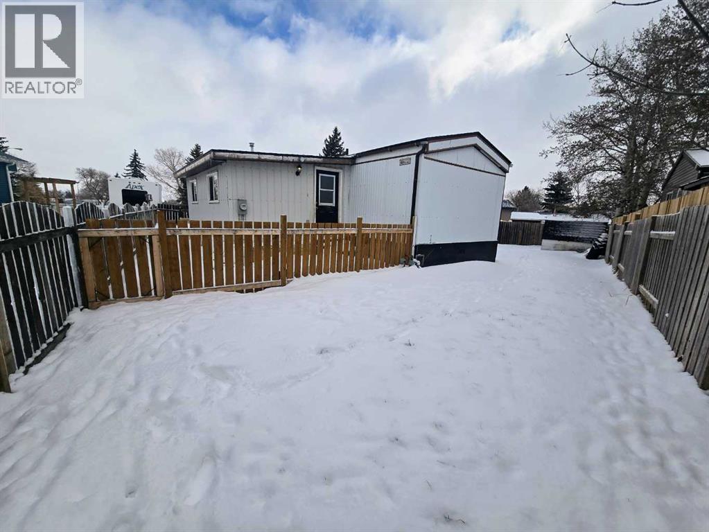 6038 Spruce Crescent, Stettler, Alberta  T0C 2L1 - Photo 4 - A2306291