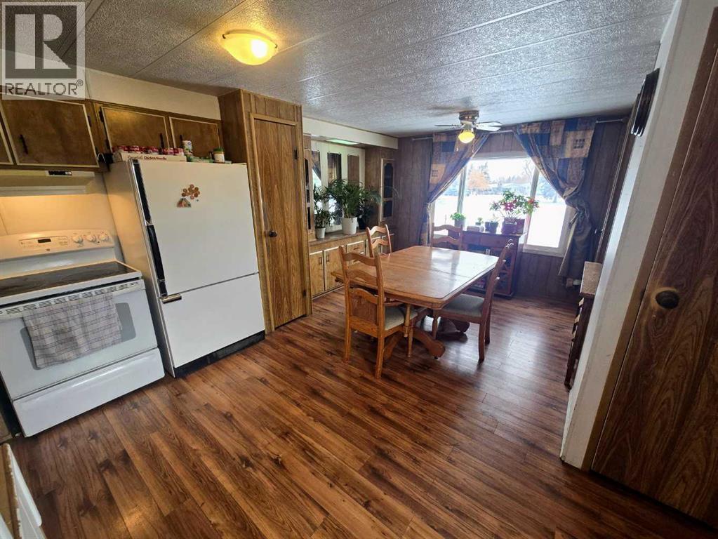 6038 Spruce Crescent, Stettler, Alberta  T0C 2L1 - Photo 5 - A2306291
