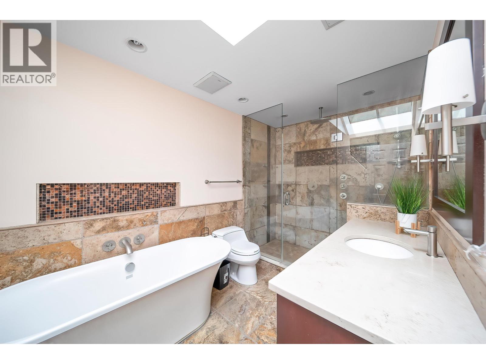 435 Inglewood Avenue, Vancouver, British Columbia  V7T 1X2 - Photo 33 - R3118547