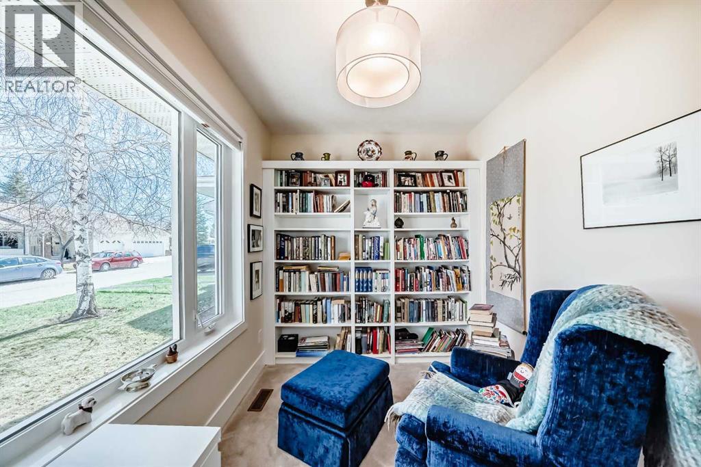 16 Vandoos Gardens NW, Calgary, Alberta  T3A 4W4 - Photo 24 - A2306966