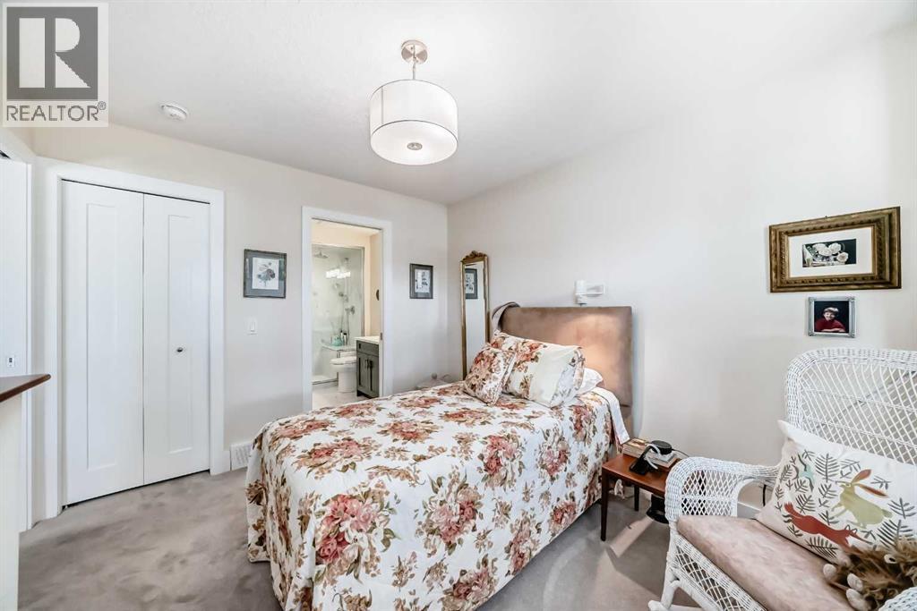 16 Vandoos Gardens NW, Calgary, Alberta  T3A 4W4 - Photo 17 - A2306966