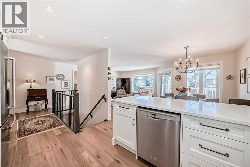 16 Vandoos Gardens NW, Calgary, Alberta  T3A 4W4 - Photo 8 - A2306966