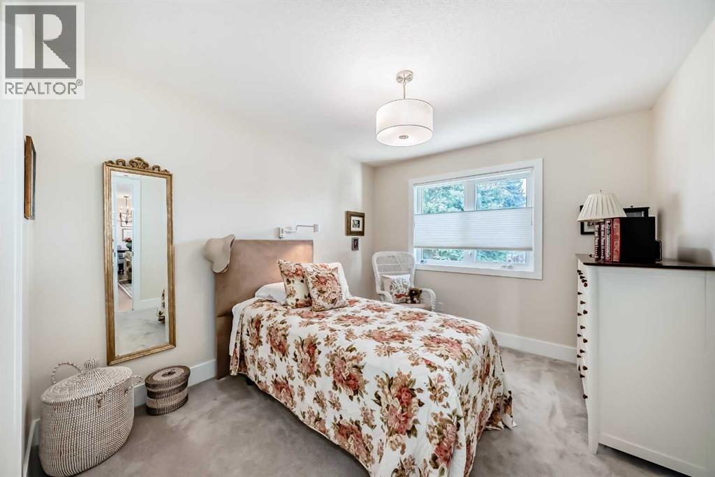 16 Vandoos Gardens NW, Calgary, Alberta  T3A 4W4 - Photo 16 - A2306966
