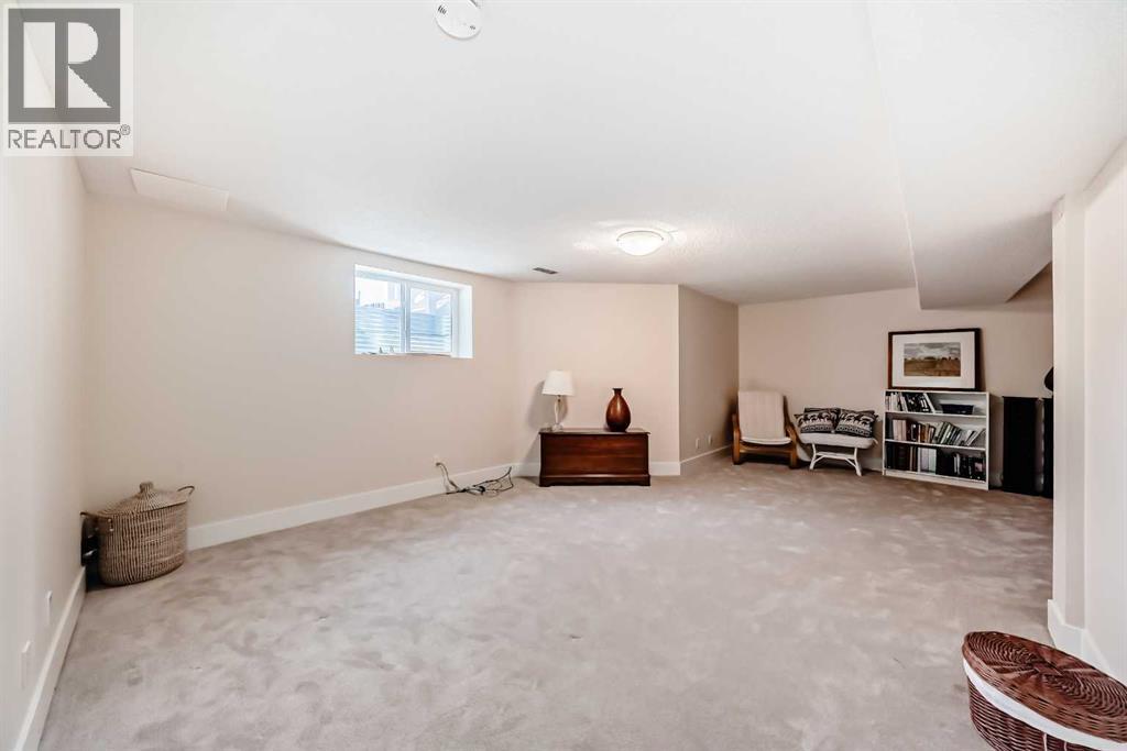 16 Vandoos Gardens NW, Calgary, Alberta  T3A 4W4 - Photo 26 - A2306966