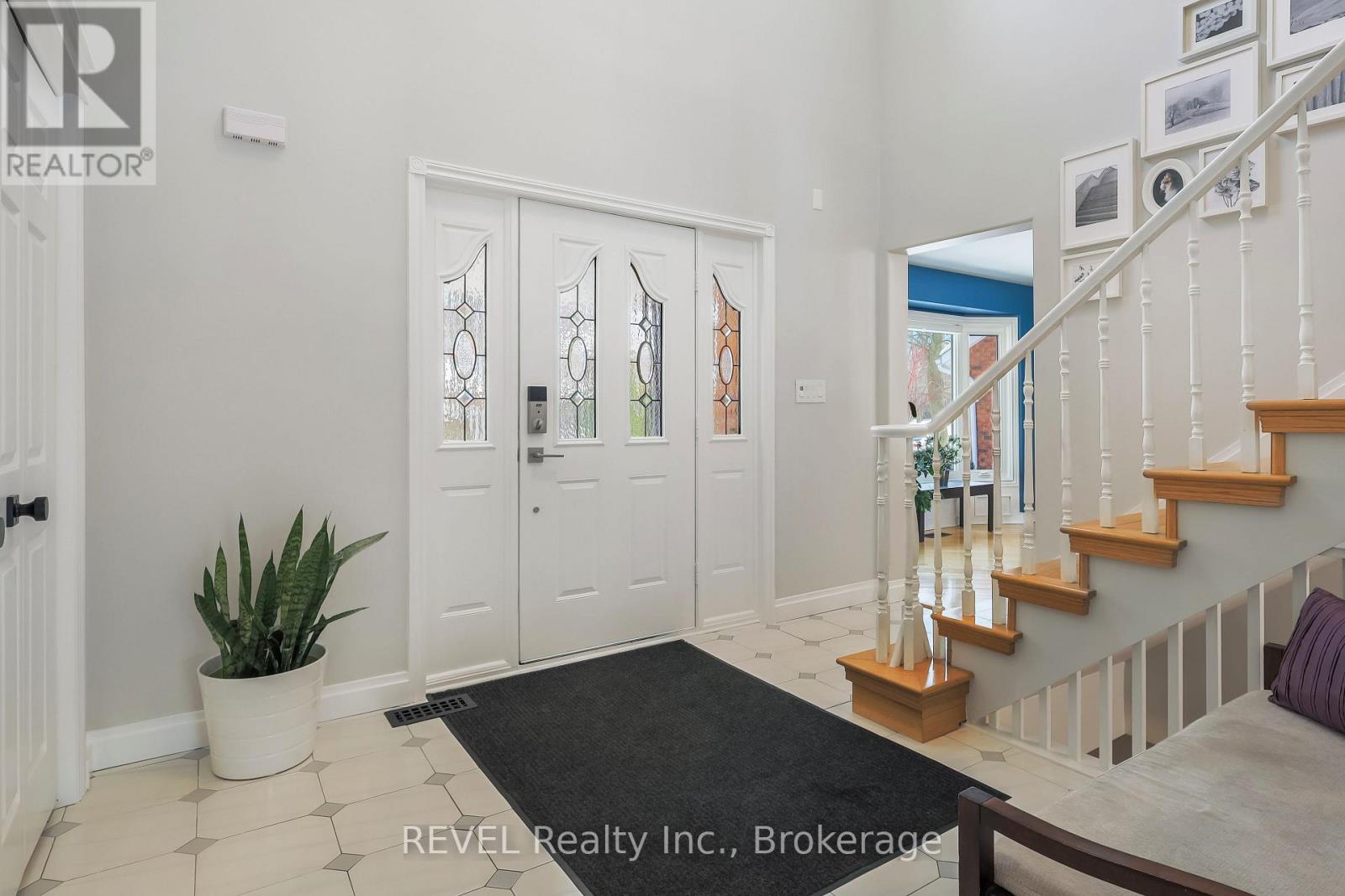 5179 Southgate Avenue, Niagara Falls, Ontario  L2E 7G4 - Photo 3 - X13073266