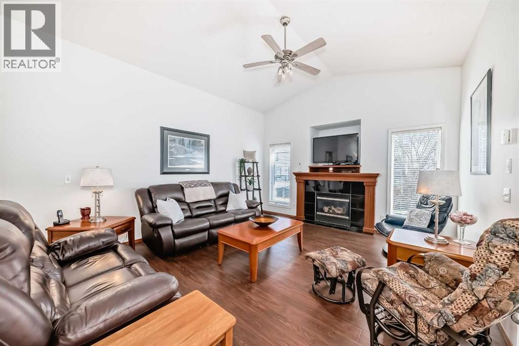 112 West Creek Glen, Chestermere, Alberta  T1X 1P9 - Photo 7 - A2305395