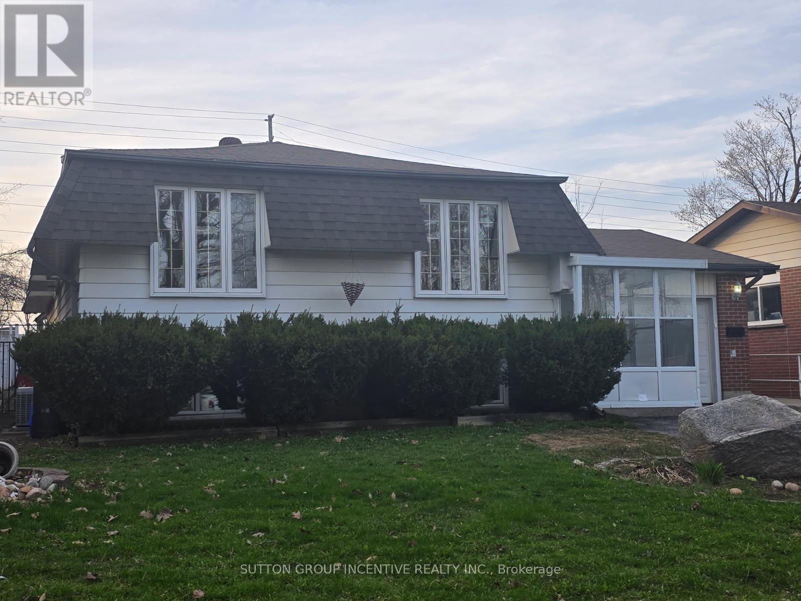 50 FARMINGDALE CRESCENT, Barrie, Ontario