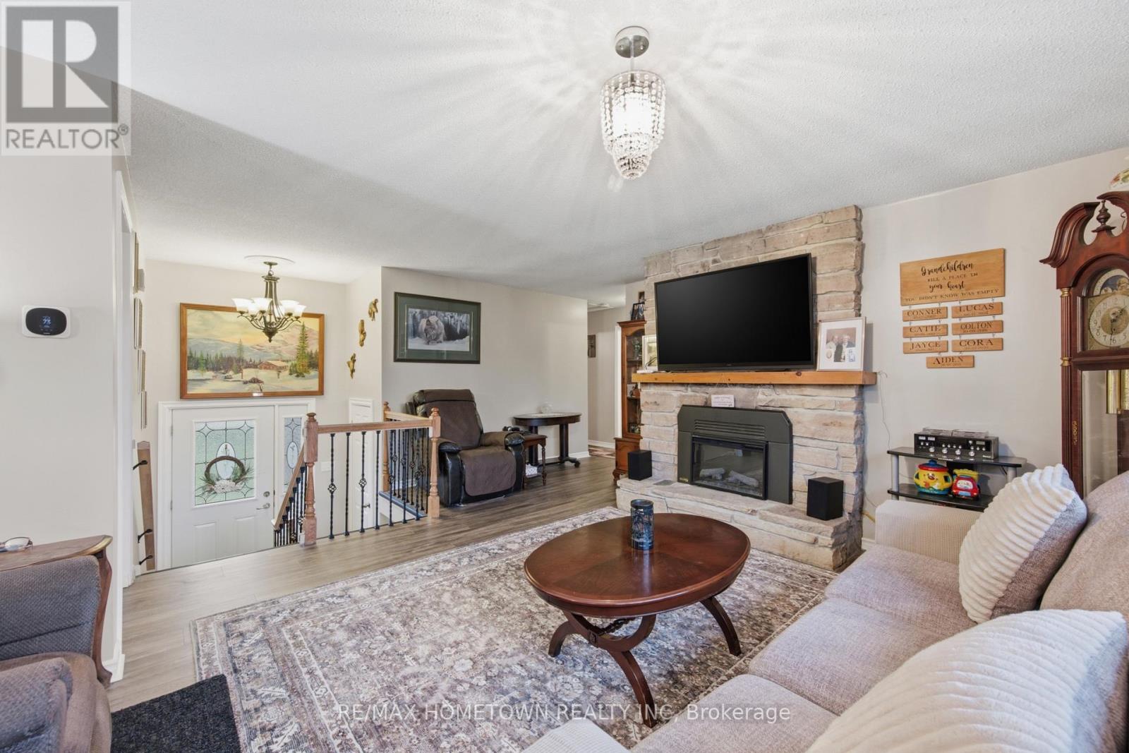 1223 Eleanor Fulford Crescent, Elizabethtown-Kitley, Ontario  K6V 5T3 - Photo 2 - X13072034