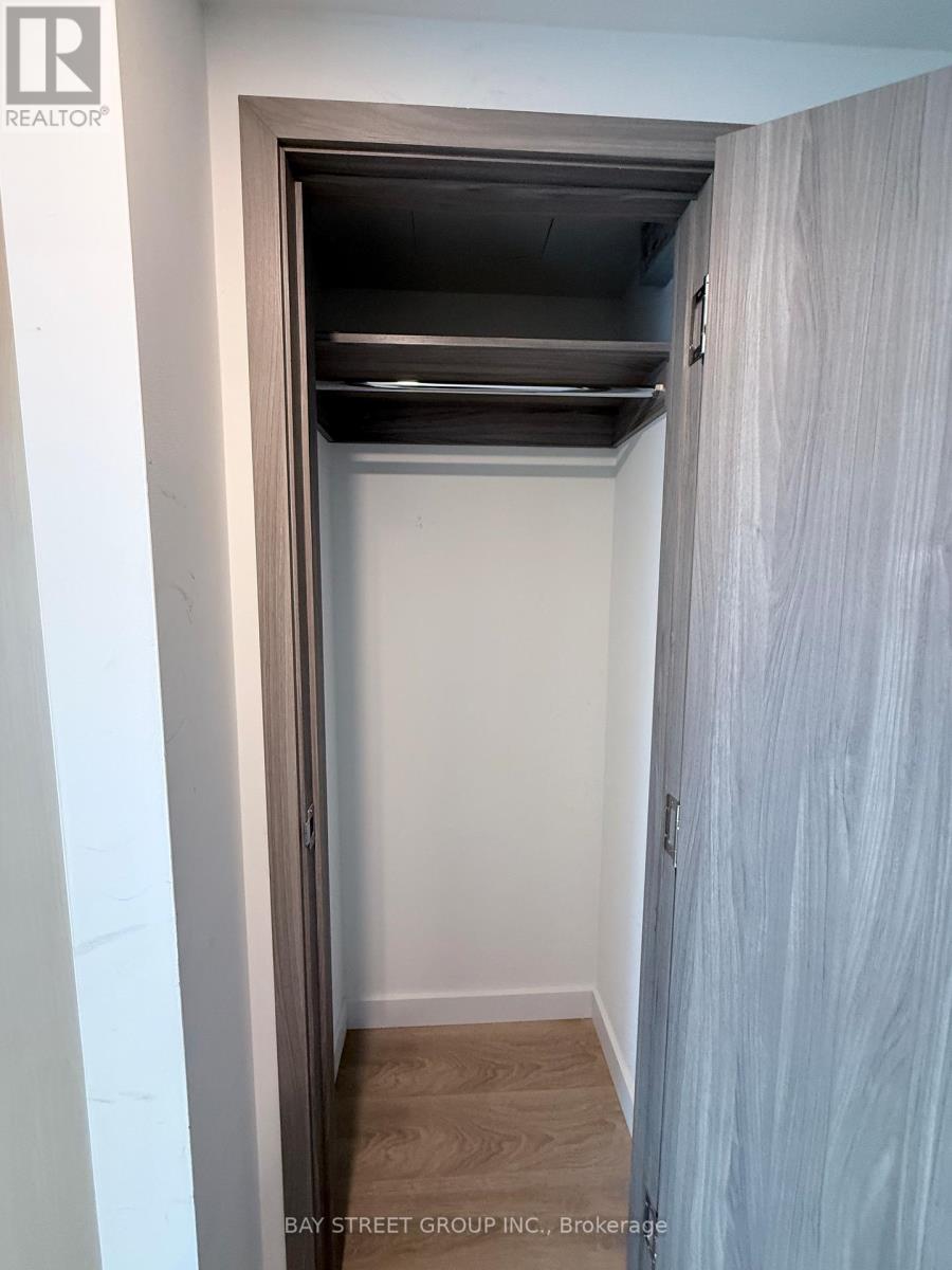 4105 - 3 Concord Cityplace Way, Toronto, Ontario  M5V 0X4 - Photo 14 - C13073094