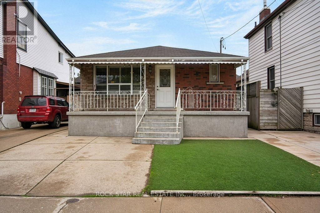 40 MAYFLOWER AVENUE, Hamilton, Ontario