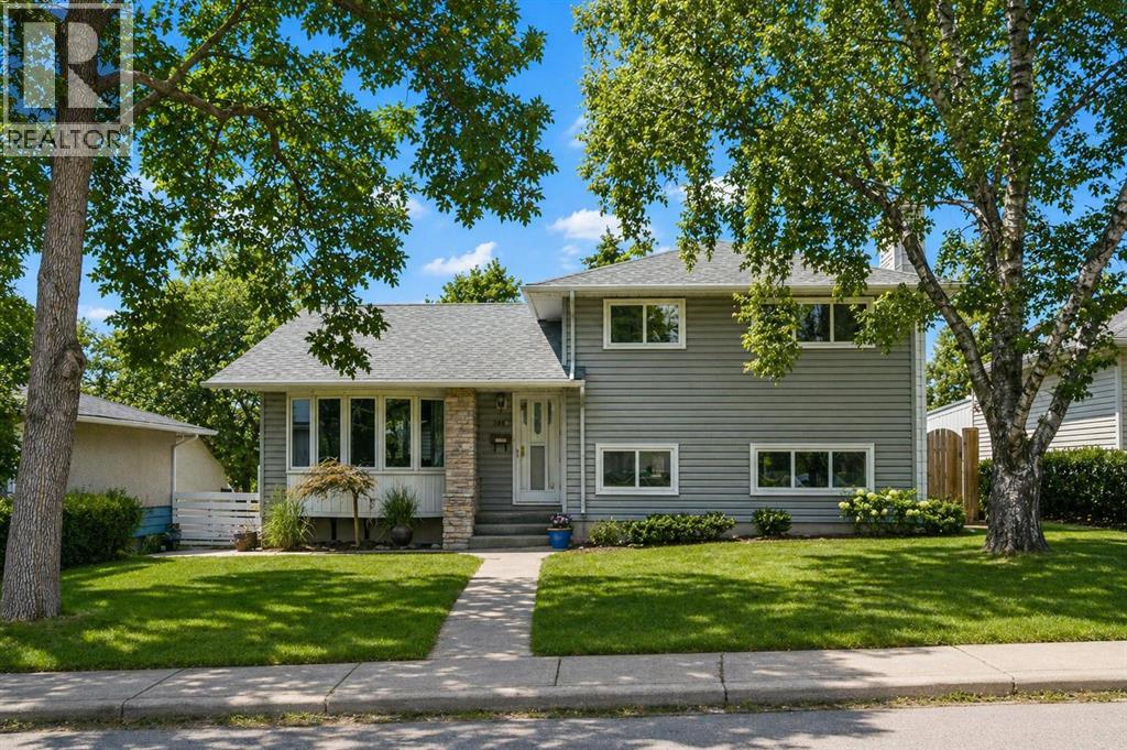 3816 Brighton Drive NW, Calgary, Alberta  T2L 1G8 - Photo 2 - A2304950