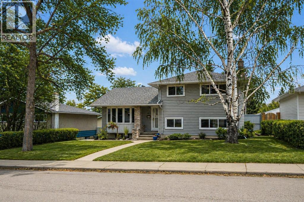 3816 Brighton Drive NW, Calgary, Alberta  T2L 1G8 - Photo 1 - A2304950