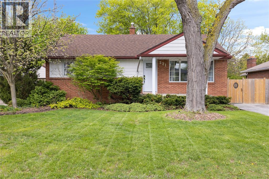 221 Grace Road, Tecumseh, Ontario  N8N 2G6 - Photo 2 - 26009752