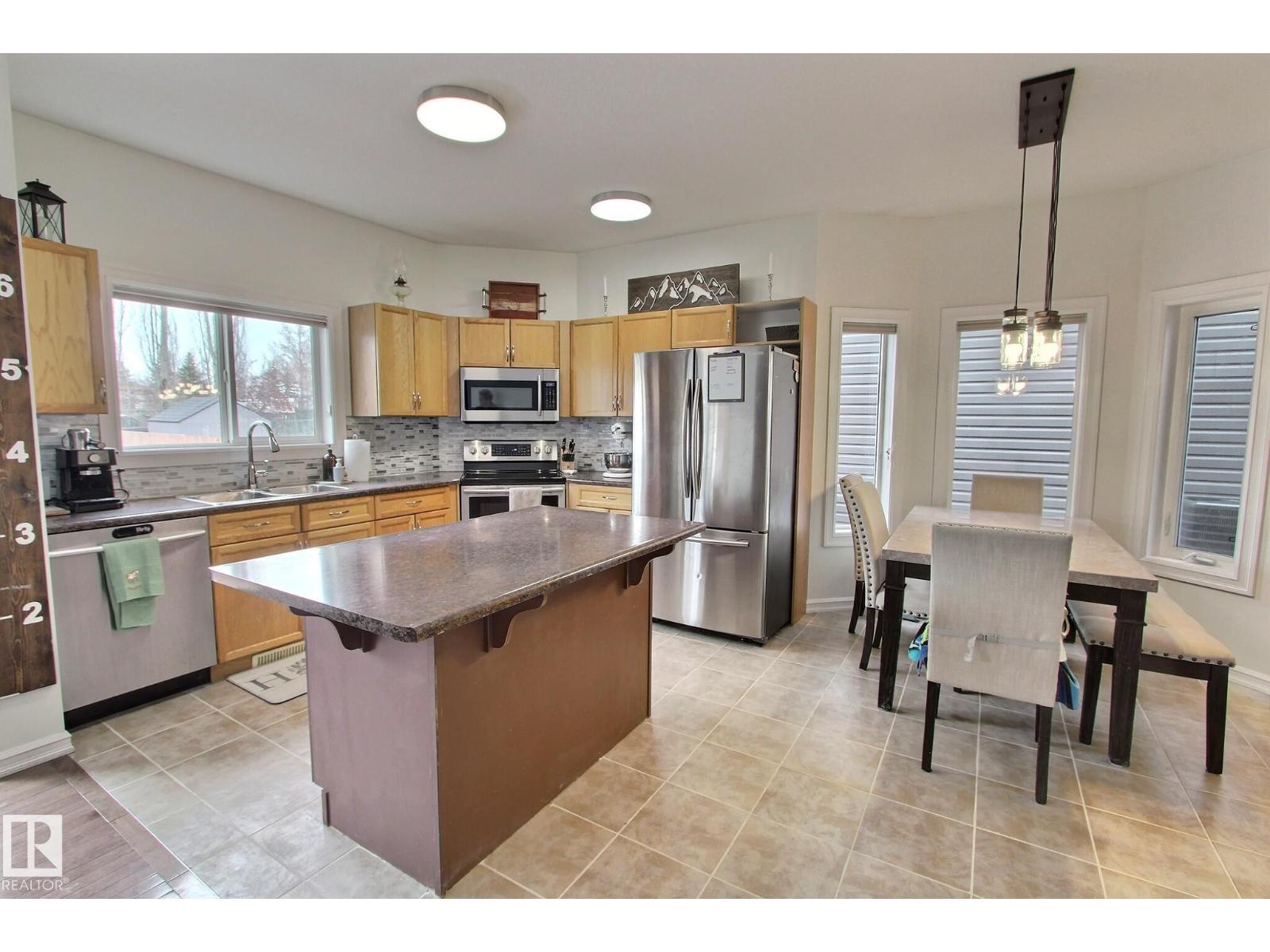 38 Vernon St, Spruce Grove, Alberta  T7X 0B6 - Photo 4 - E4482226