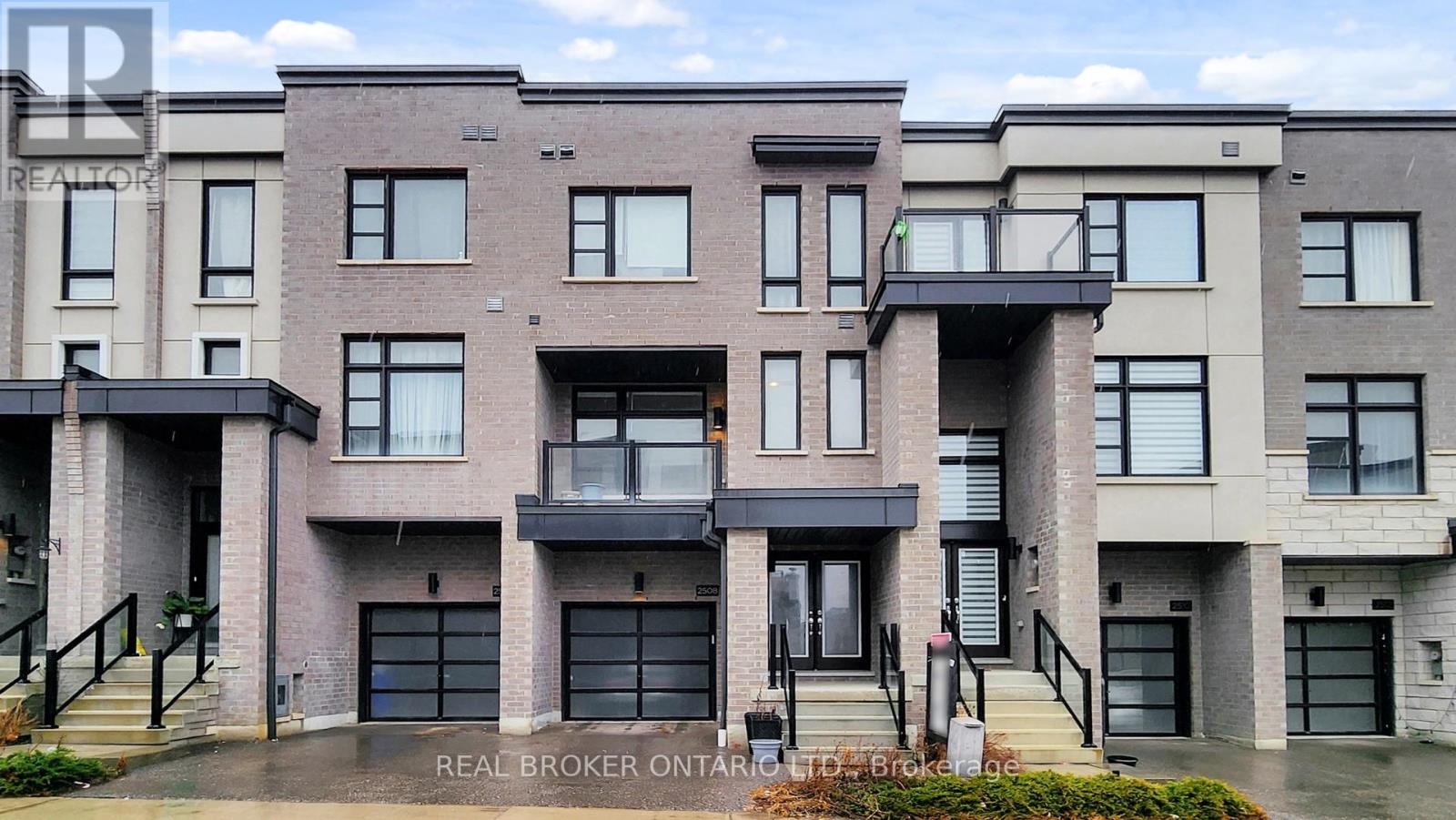 2508 CASTLEGATE CROSSING, Pickering, Ontario