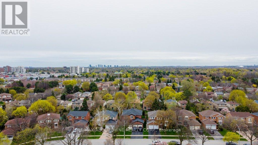 3092 Hickling Court, Mississauga, Ontario  L5N 4X8 - Photo 34 - W13068648