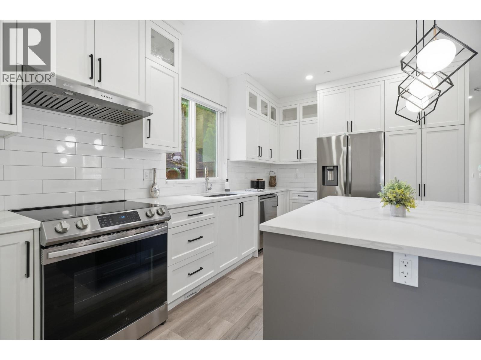 3858 Coast Meridian Road, Port Coquitlam, British Columbia  V3B 2V1 - Photo 4 - R3118610