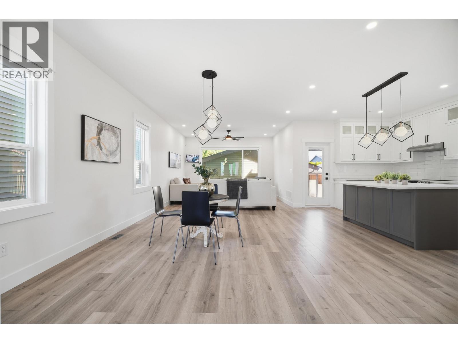 3858 Coast Meridian Road, Port Coquitlam, British Columbia  V3B 2V1 - Photo 5 - R3118610