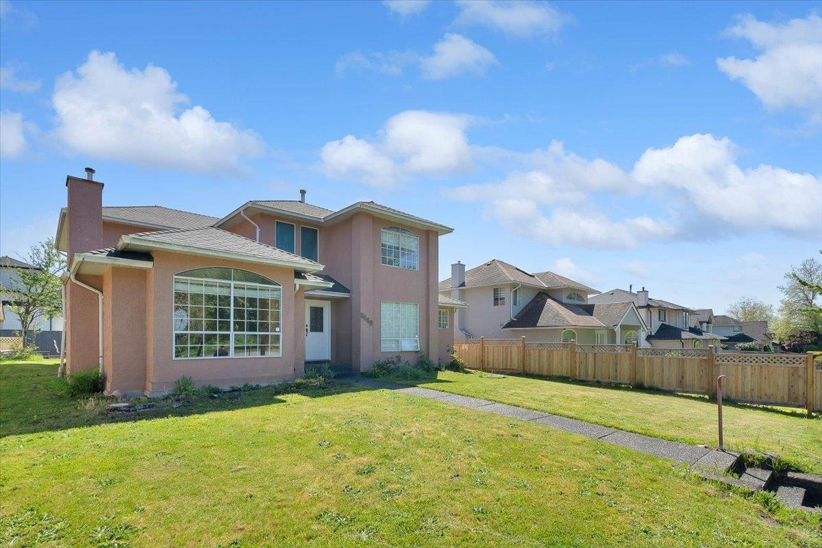 8648 140 Street, Surrey, British Columbia  V3W 5L3 - Photo 1 - R3118550