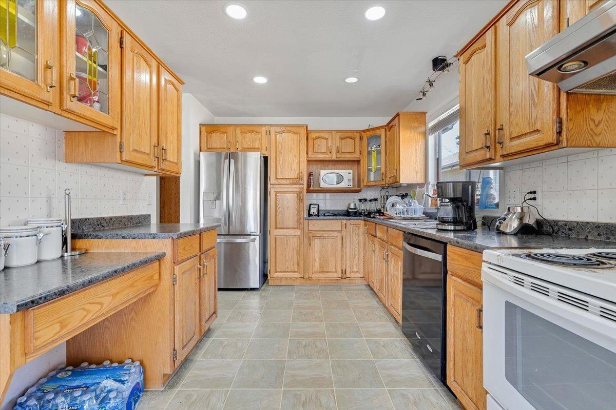 8648 140 Street, Surrey, British Columbia  V3W 5L3 - Photo 3 - R3118550